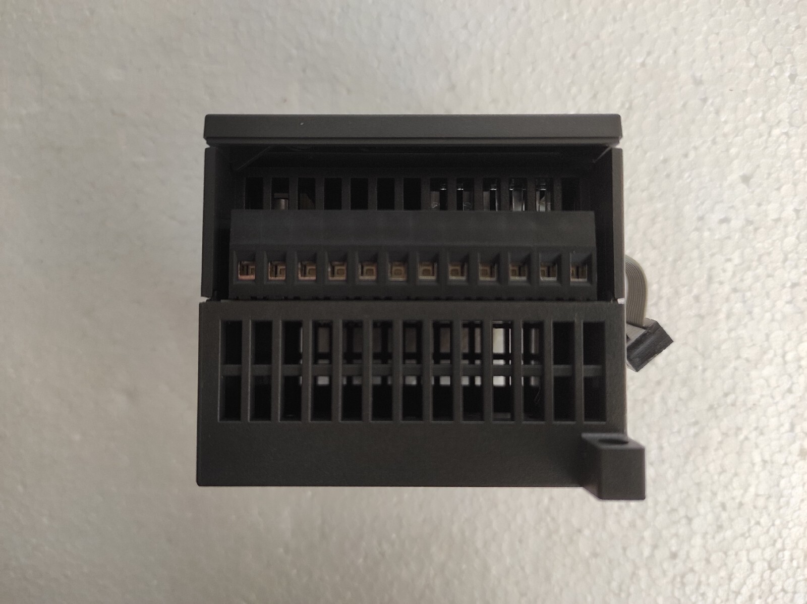 admin/uploads/uploads/Siemens em231 6es7 231 7pc22-0xa0 - EM231 6ES7 231-7PC22-0XA0 Analog Input Modul_7.webp